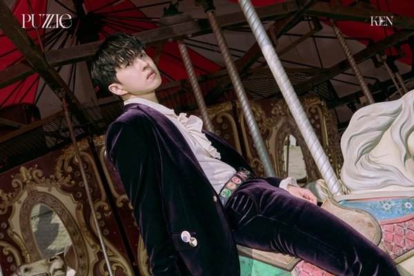 Ken dei VIXX ritorna come principe su un cavallo bianco 