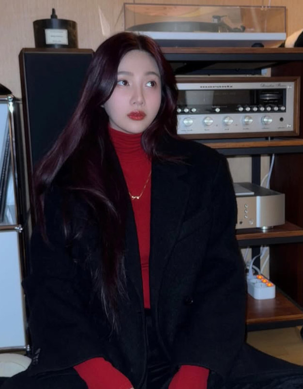 레드벨벳 조이, 풀린 눈+헝클어진 머리…몽환적인 분위기