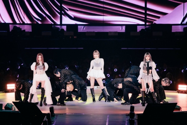thumbnail for MISAMO Makes History: First Female Artist to Conquer Tokyo Dome in Record Time