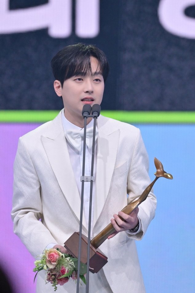 이찬원, ‘<b>가오정</b>’ 출격…<b>이민정</b>과 시골 케미 예고