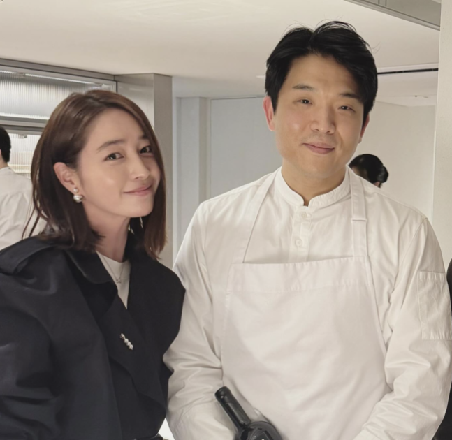 “이병헌은 삭제” <b>이민정</b>, <b>안성재 셰프</b>와 인증샷[입스타그램]