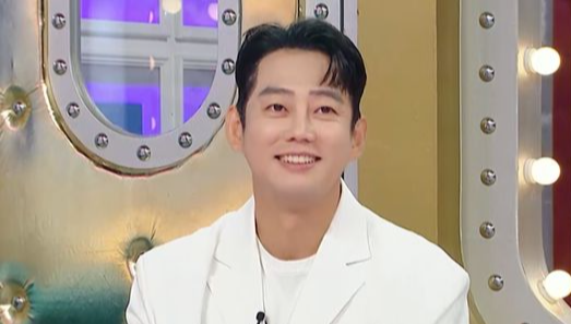 “연예인은 <b>개꿀</b>” <b>발언 해명</b>한 <b>테이</b>, 진짜 의미는? (라스)