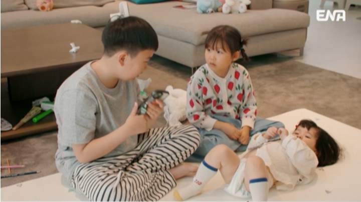 <b>장윤정</b>·<b>도경완</b> “<b>셋째</b> 가자!”…도도남매 육아 실력에 감탄 (내생활)