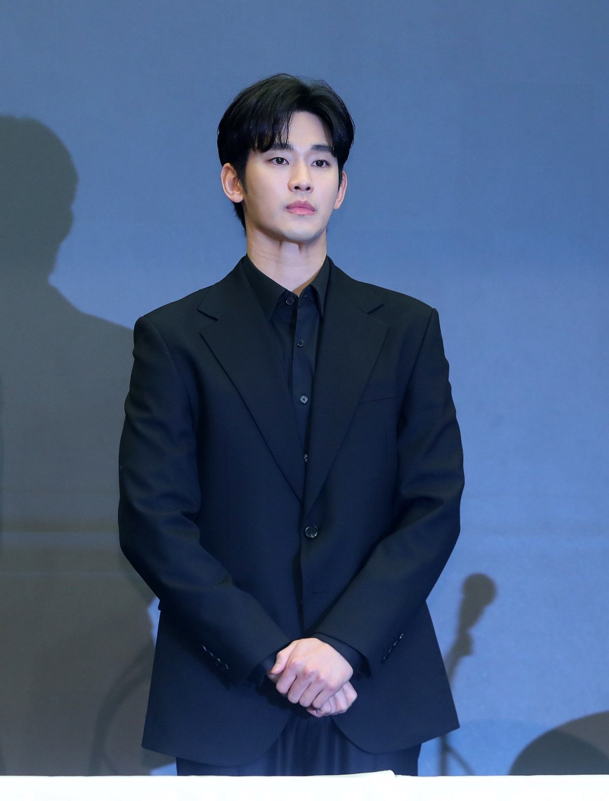 <b>김수현</b>의 반격…‘미성년자 교제 주장’ <b>가세연</b> 부동산·후원<b>계좌</b> 가압...