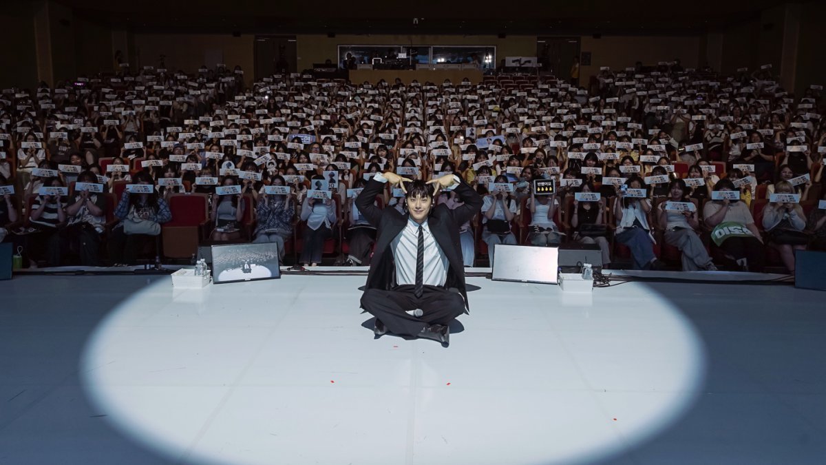 <b>이도현</b>, 서울서 팬들과 재회…직접 만든 140분