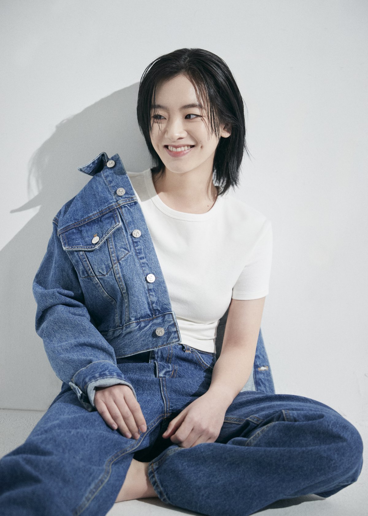 <b>이주영</b>, SSG 랜더스 홈경기 <b>시구</b>… “영화 ‘야구소녀’ 훈련 떠올리며...