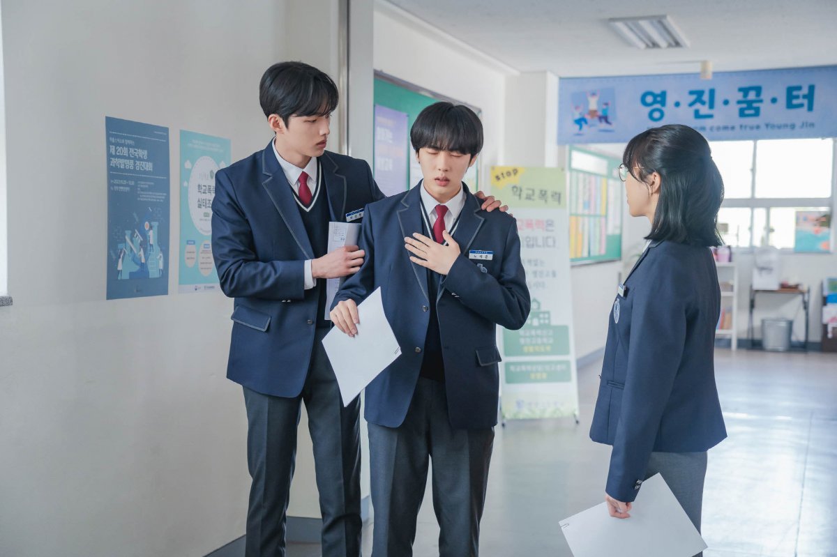 급식이라고? 현실 정치판 뺨친다…‘<b>러닝메이트</b>’ 오늘 공개