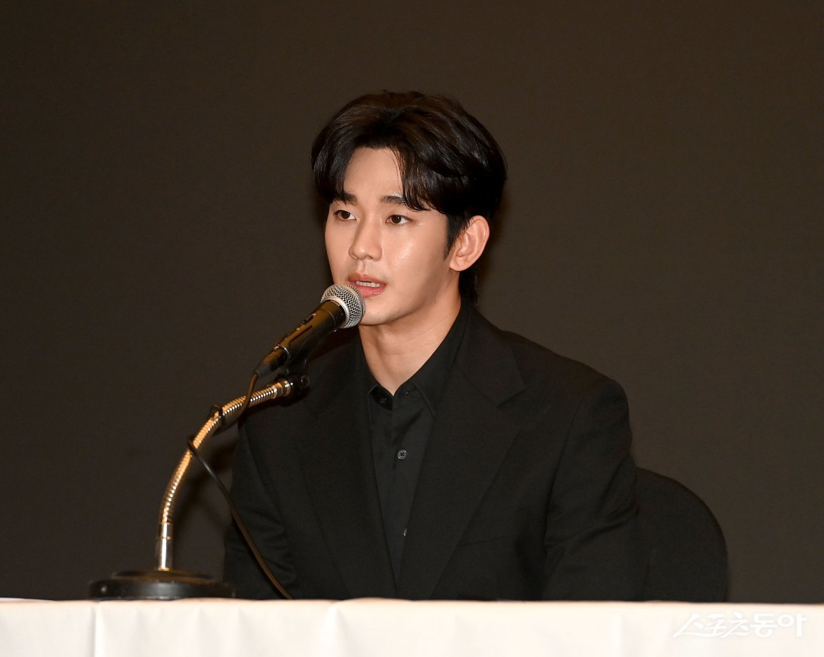 <b>경찰</b>, ‘고 김새론 의혹’ <b>김수현</b> <b>조사</b>…<b>가세연</b>도 곧 <b>조사</b>