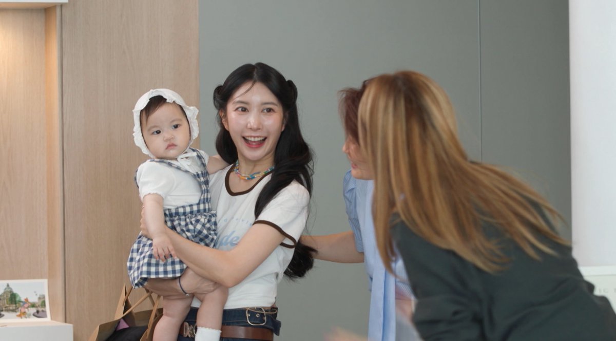 아야네 “<b>이지훈</b>, 연애 때는 연락 드문→ 결혼 후 연락 폭탄”