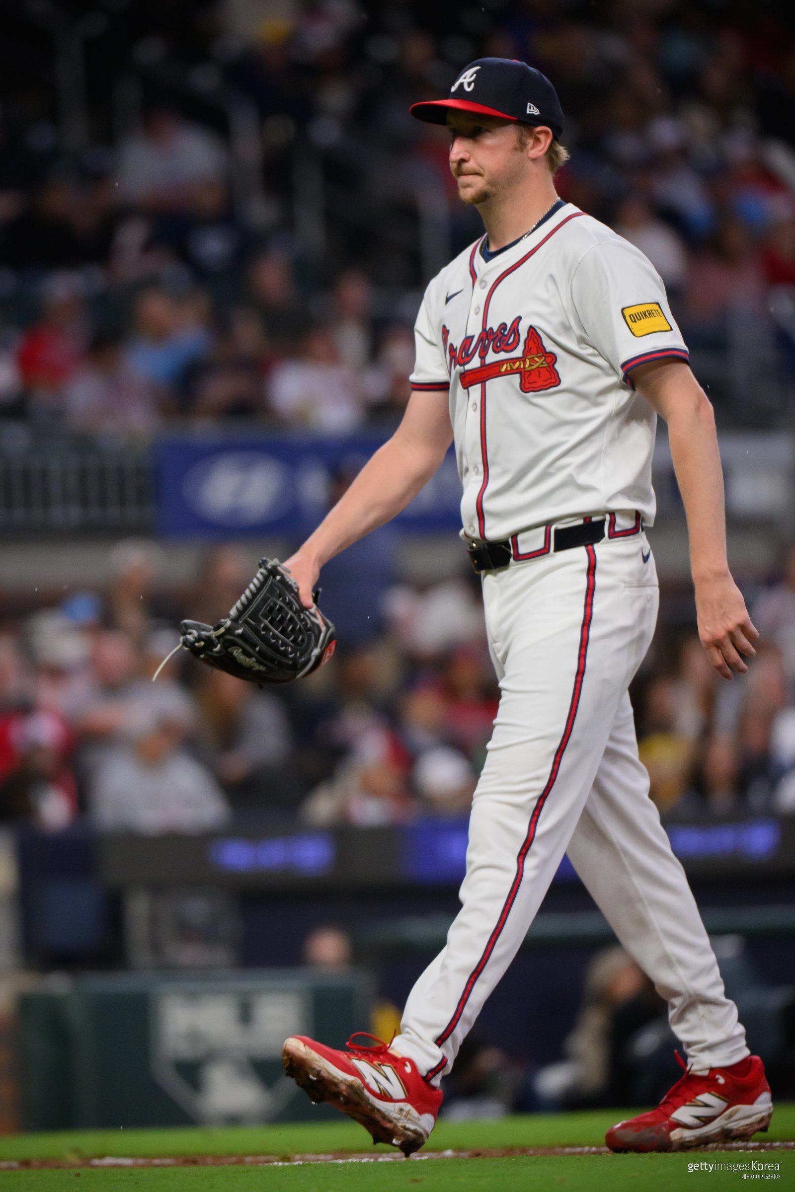 ‘2년 전 MVP KBO 리턴?’ <b>페디</b>, ERA 8.10 부진 끝 <b>방출</b>