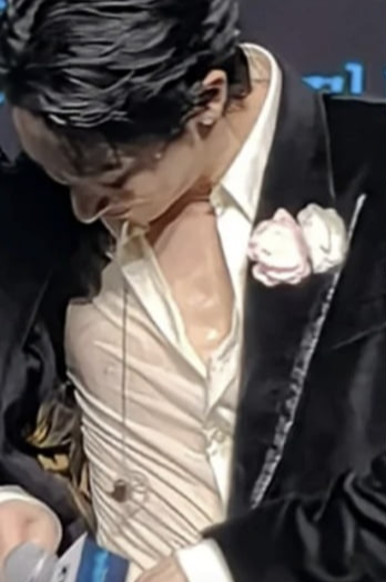 ‘GD 절친’ <b>이수혁</b>, <b>중국 팬미팅 혹사</b> 논란…소속사 “유감”