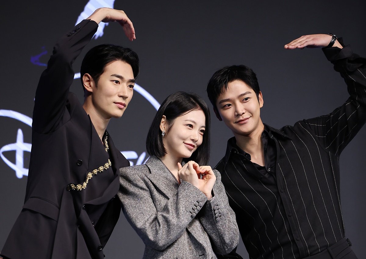 로운X신예은X<b>박서함</b> ‘탁류’, 디즈니+ 최초 오리지널 사극 통할까 (종...