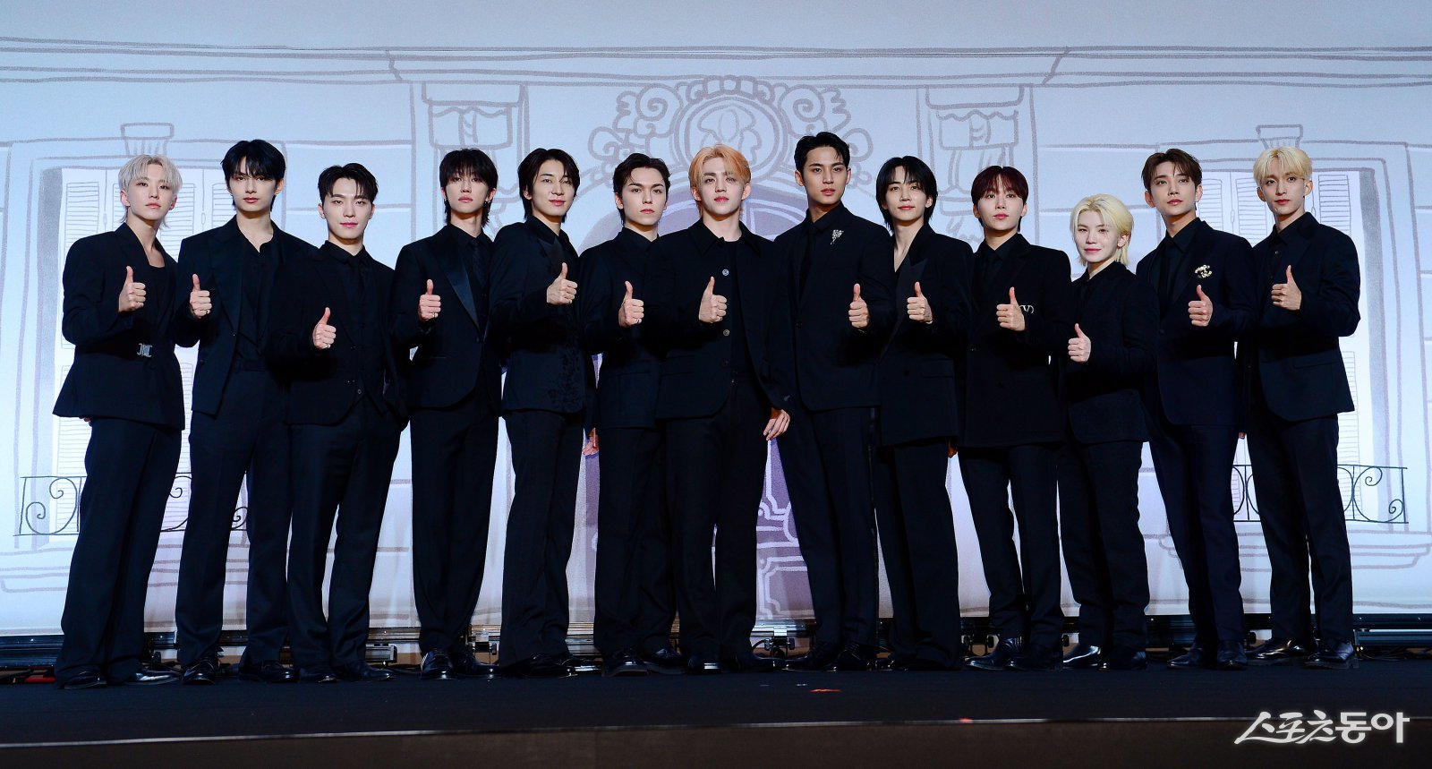 <b>세븐틴</b>, 1년 만에 美 LA 귀환…도시 전역 ‘캐럿’으로 물들인다