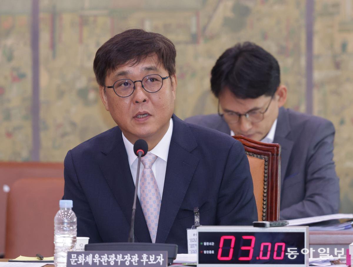 ‘<b>홍명보호</b> 응원’ 최휘영 <b>문체부 장관</b>, 서울월드컵경기장 찾는다