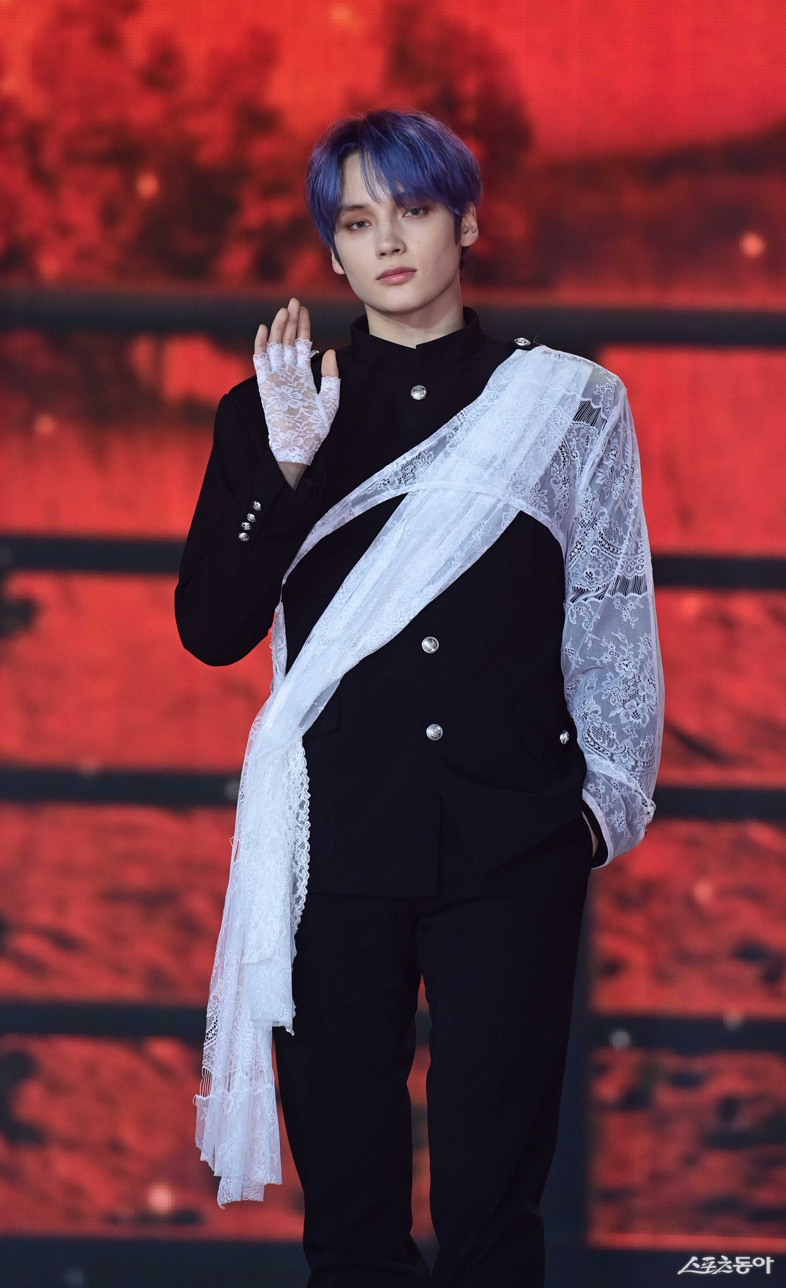 TXT <b>휴닝카이</b>, <b>열애설</b> 직접 <b>해명</b> “아는 지인”