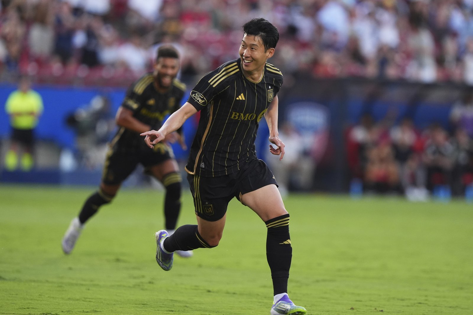 <b>손흥민 MLS</b> 데뷔골, ‘<b>올해의 골</b>’ <b>후보</b>에 포함…메시와 수상 경쟁