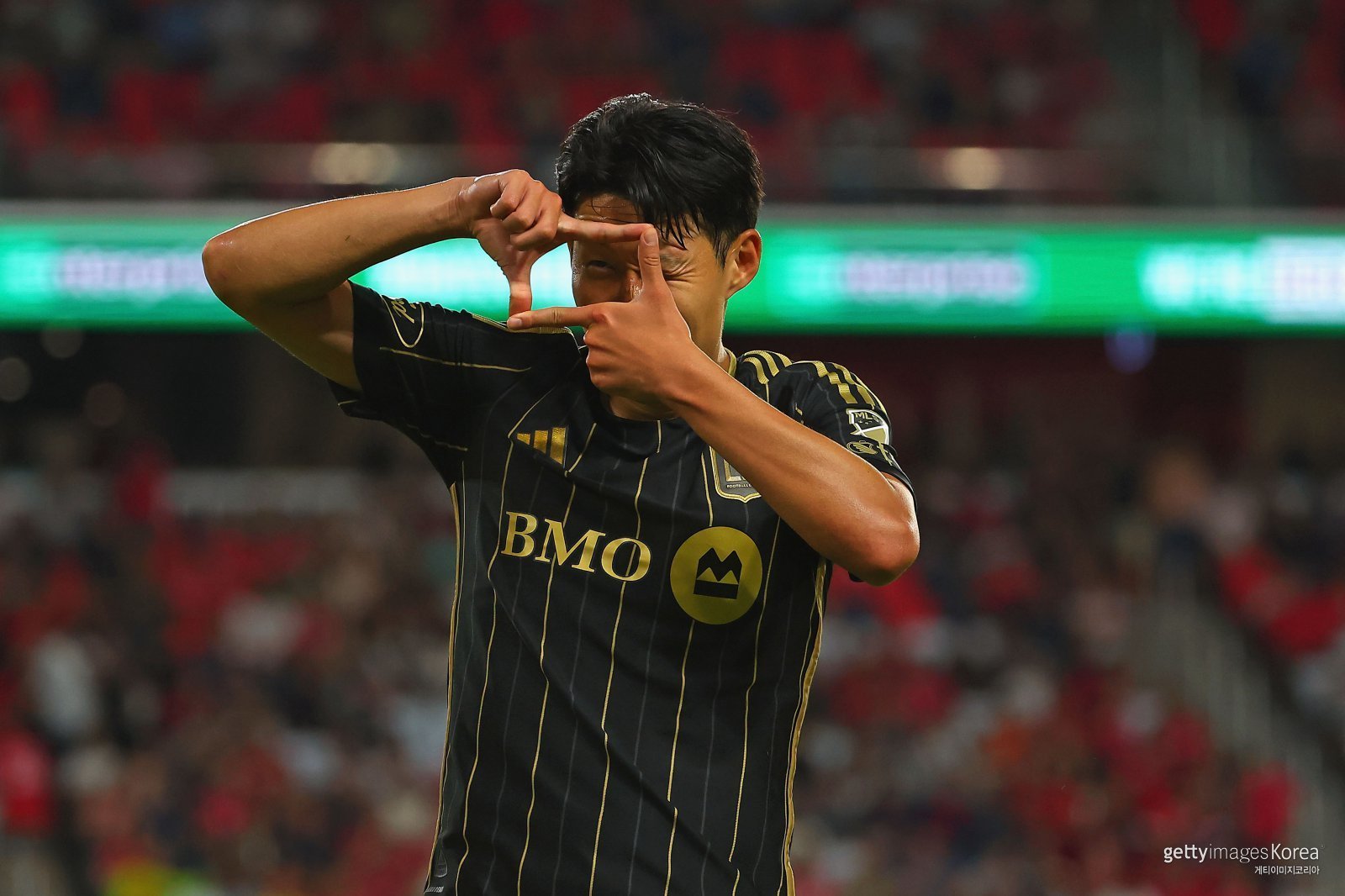 <b>손흥민</b>, <b>MLS 연봉</b> 159억 원 ‘G.O.A.T. 메시 다음 리그 2위’