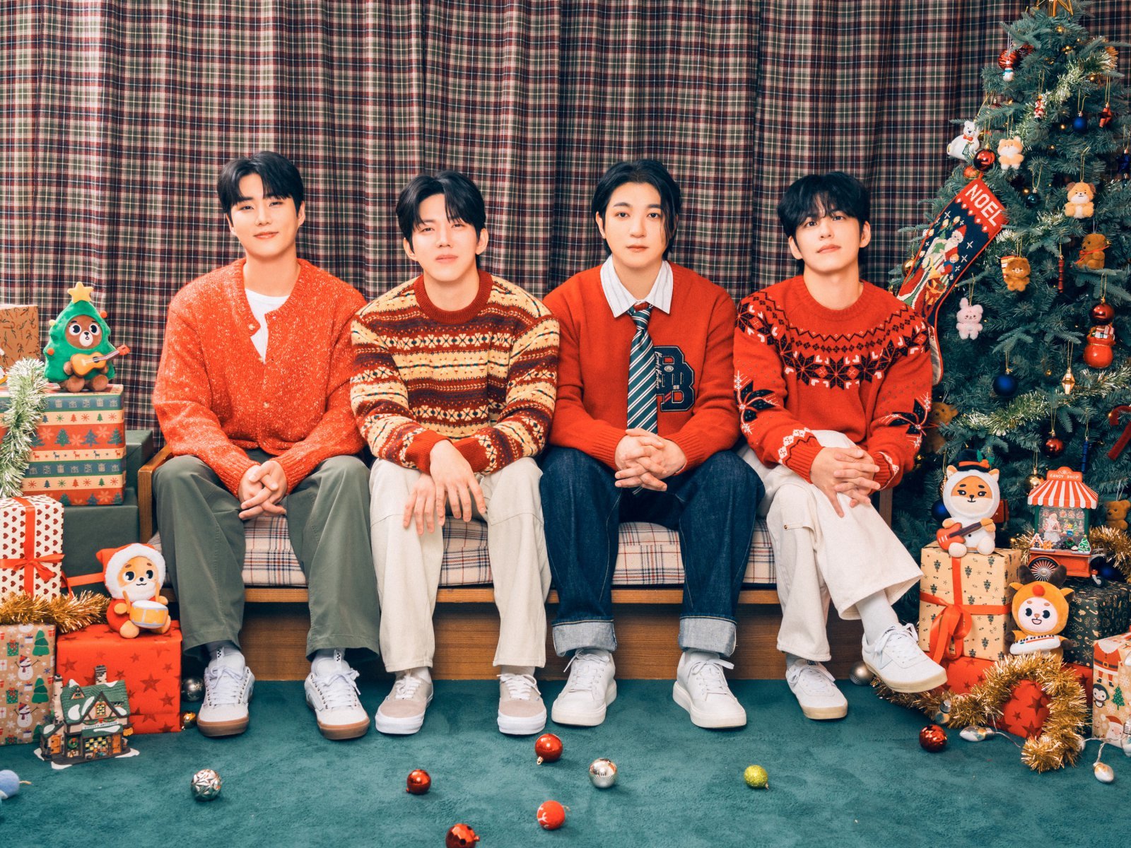 <b>데이식스</b>, 데뷔 첫 시즌송 ‘<b>러빙 더 크리스마스</b>’ 발매…클콘서 첫 무...