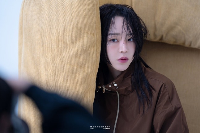혜선님의 화보 비하인드 사진이 공개됐어요
