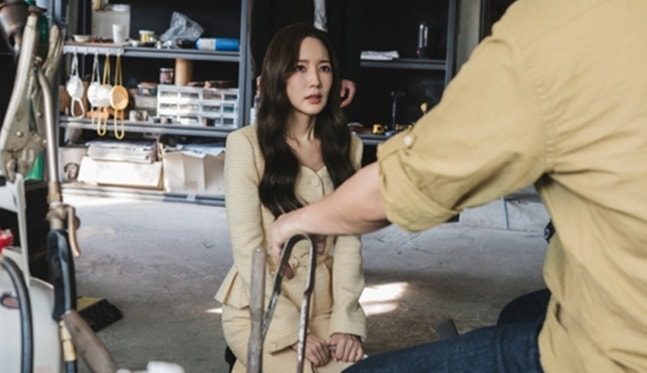 《魔女之吻》朴敏英與魏化儁攜手解決藝術品危機第5集精彩焦點