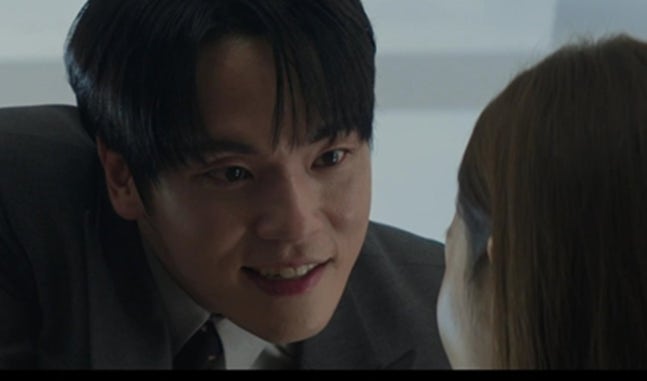 金正賢在tvN《魔女之吻》飾演白俊範引爆驚人反轉，精湛演技掀起觀眾熱潮