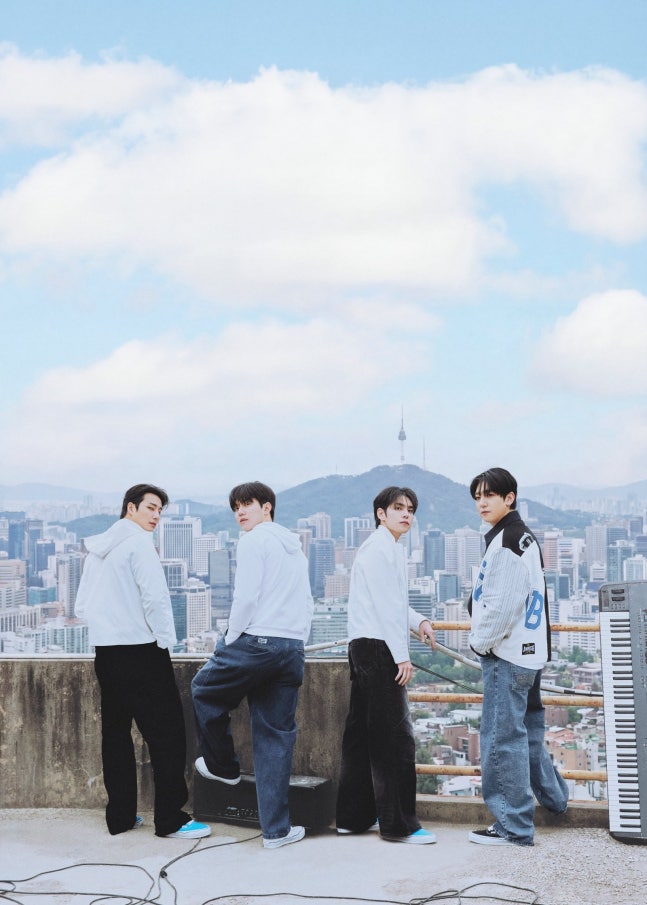 청량함의 끝판왕을 보여준 데이식스 화보