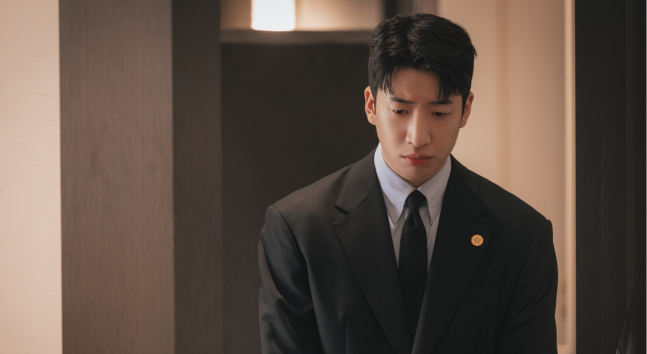 劉秀彬深情詮釋《21世紀大君夫人》理安大君忠誠助理崔賢