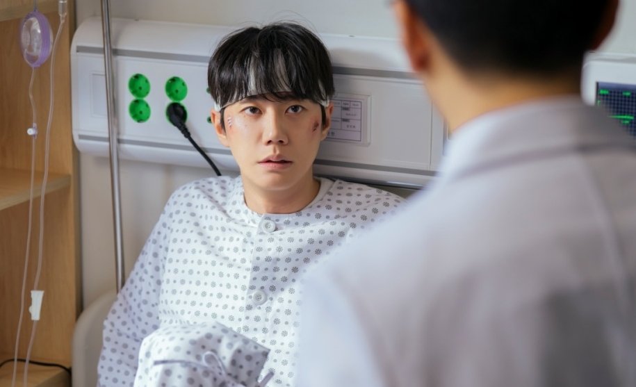《新進社員姜會長》李濬榮遭遇事故人生驟變