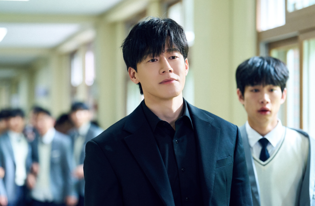 김무열, ‘<b>참교육</b>’으로 <b>화제성 1위</b>…넷플릭스 최고 오프닝