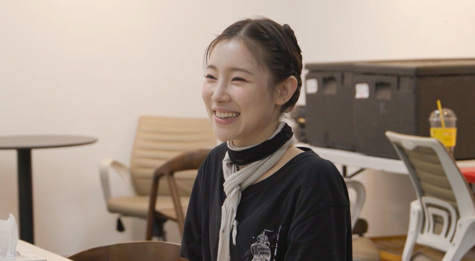 <b>김아영</b>, 생애 첫 연극 무대 도전기…대선배들도 인정한 ‘연습벌레’ (...