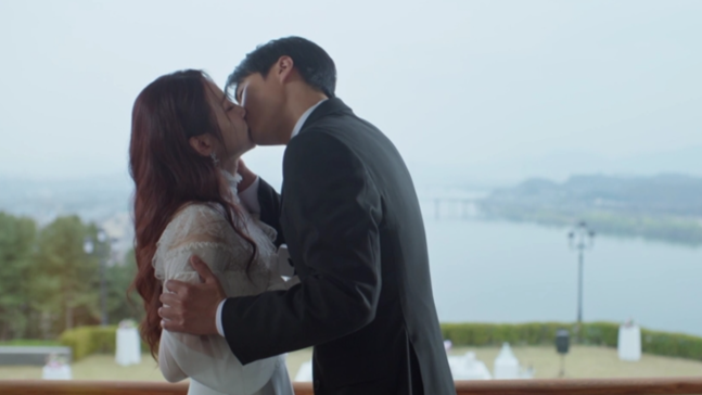 From Fake Engagement to First Kiss: Park Eun bin and Yang Se jong Lock in Their Love in Spooky in Love Episode 8