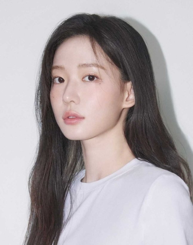 [공식] 최윤지, ’<b>이섭의 연애</b>’ 여주 낙점…이종석과 호흡