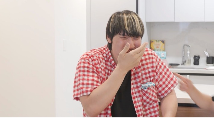 <b>최홍만</b>, <b>서울 집</b> 최초 <b>공개</b>…침실 가득 ‘키티’ 반전 취향