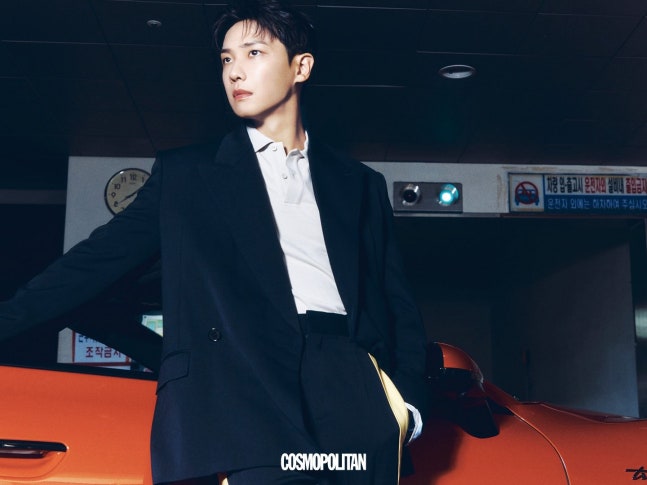 이준님 세련되고 감각적인 화보 사진을 공개했네요
