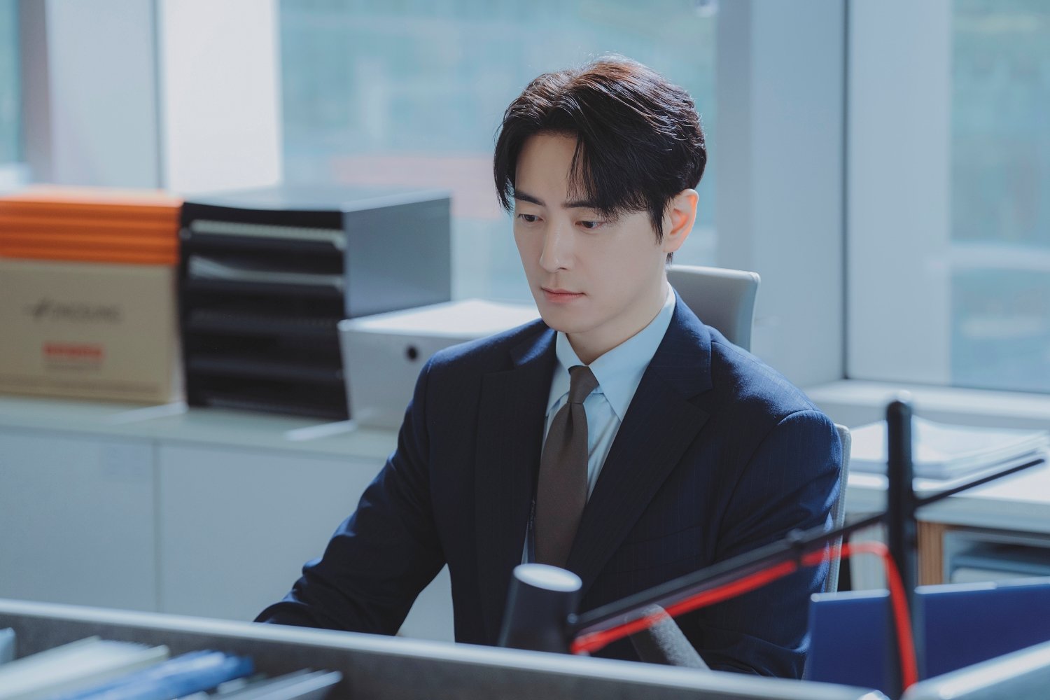 복권 1등 당첨된 이준혁 달라진다 (<b>로또 1등도 출근합니다</b>)
