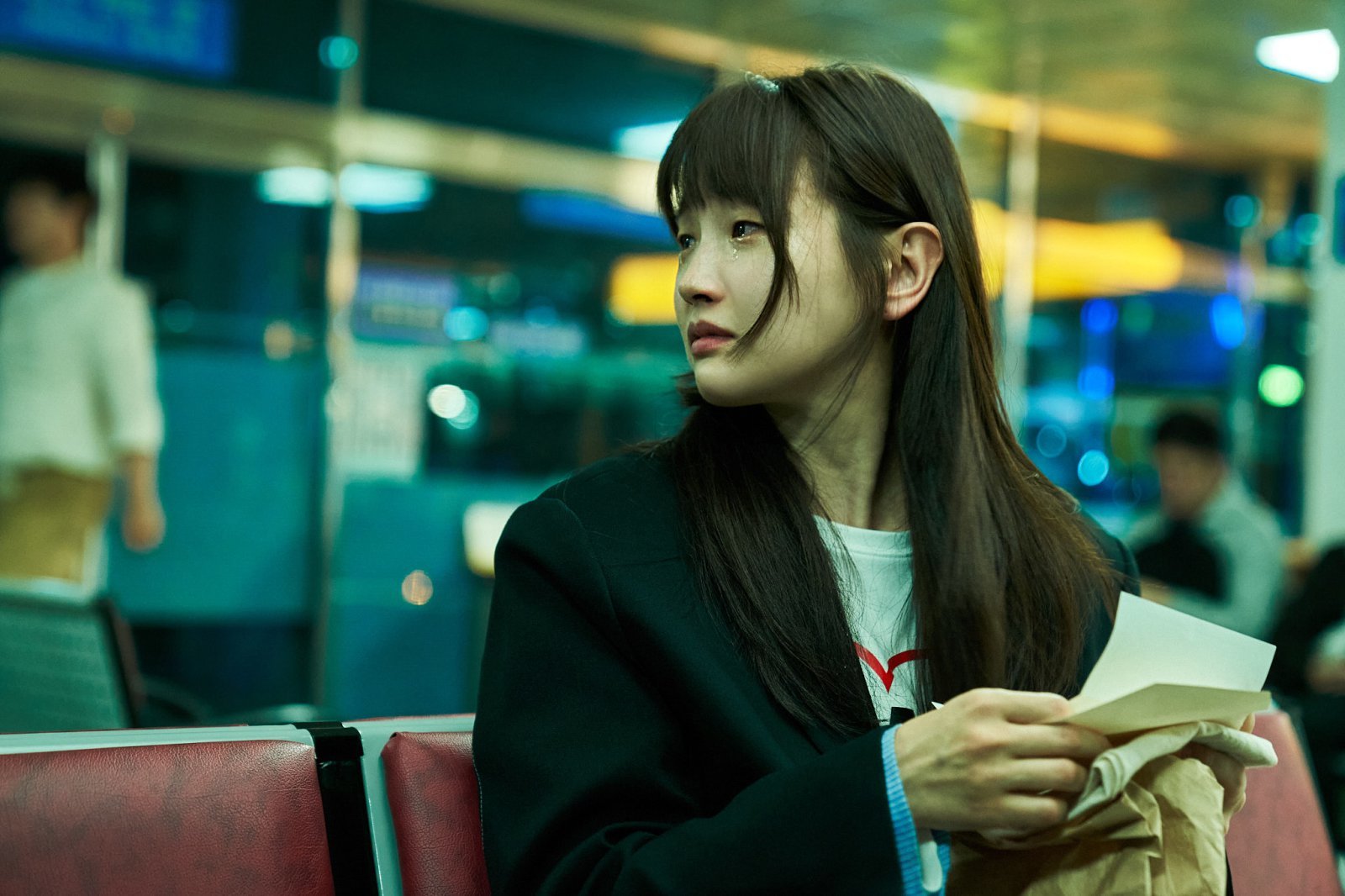 네 가족과 그리고 변요한…‘<b>경주기행</b>’ 극과 극 감정 담은 명연기 스틸