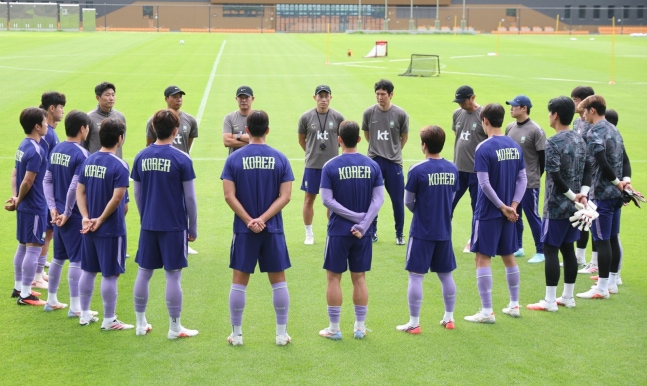 U-23 축구대표팀은 15일 일본 나고야의 미즈호공원 럭비경기장에서 열릴 카타르와 2026아이치·나고야아시안게임 조별리그 D조 1차전서 대회 4연패를 향한 첫 걸음을 내딛는다. 1일 천안 코리아풋볼파크서 담금질을 하는 모습. 천안│뉴시스