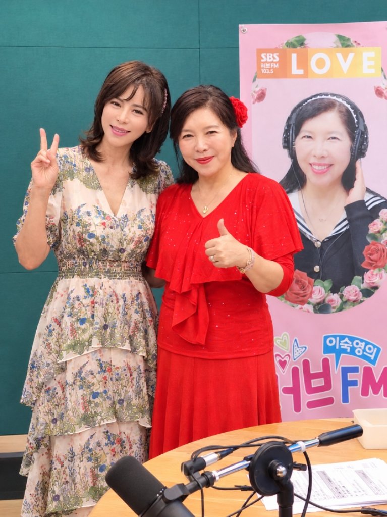 이숙영·<b>이지영</b>, 20년 만에 라디오 재회…가수에서 <b>치과의사</b>로