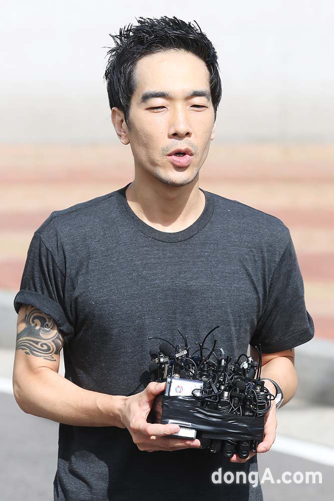‘전자발찌 1호’ <b>고영욱</b>, 틱톡 <b>계정</b>도 <b>삭제</b>됐다 “영구 정지”
