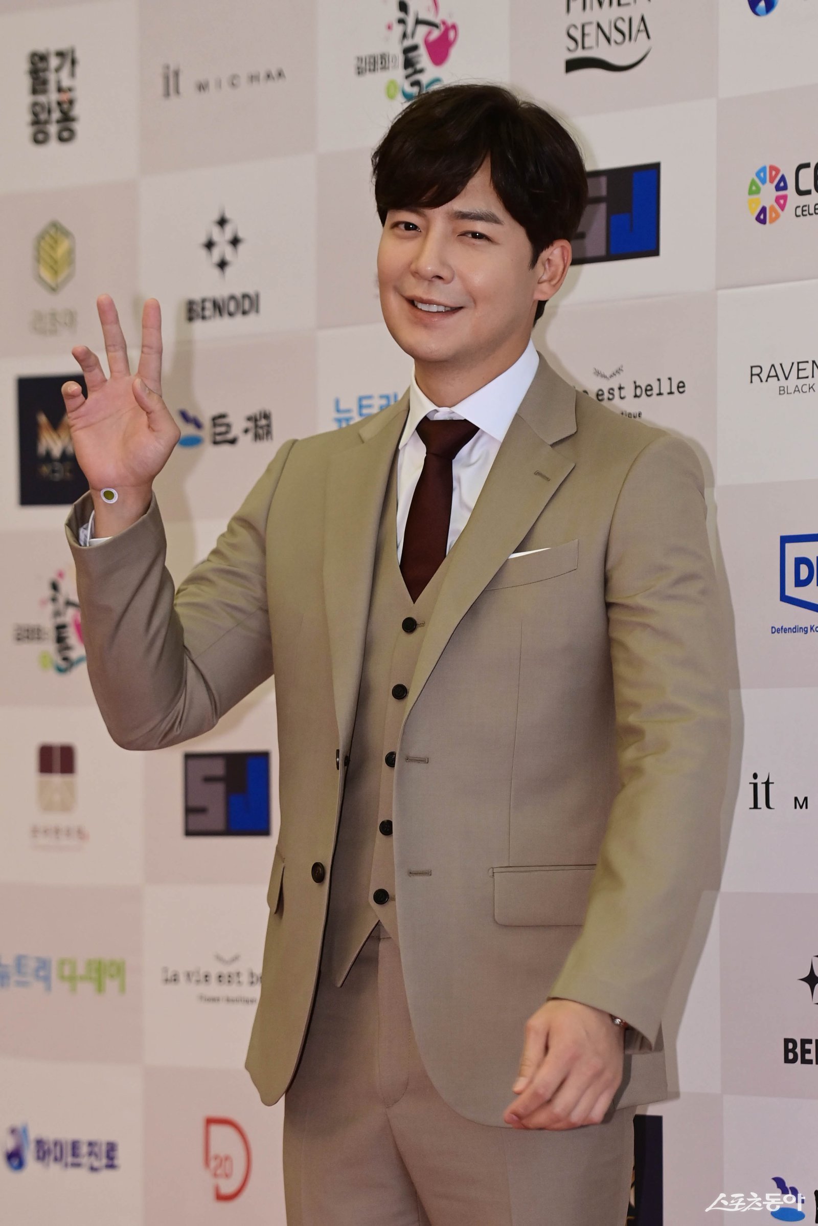 <b>강은탁</b> “나도 이제 아빠 돼보려고”…故 신우철 감독에 남긴 편지