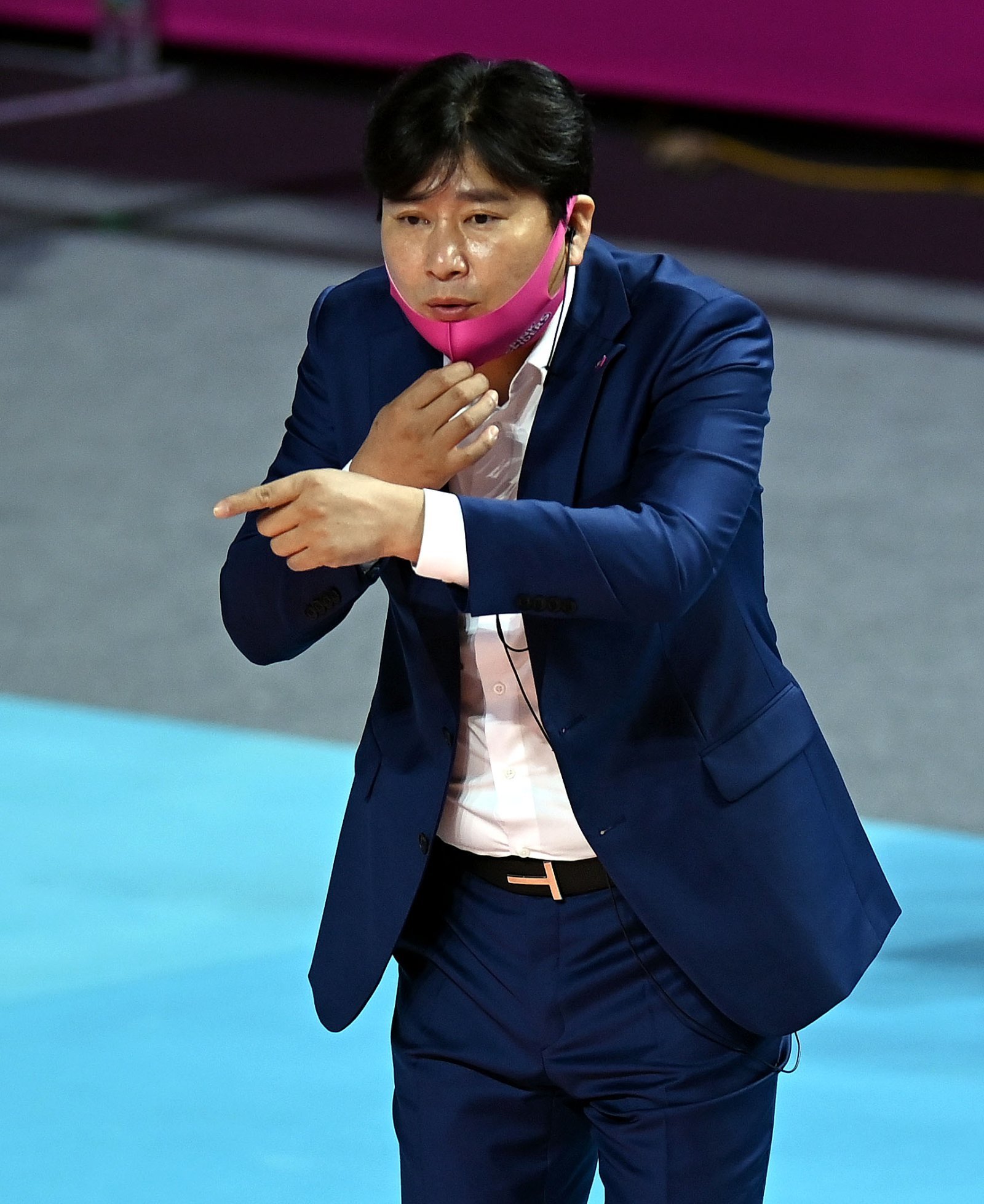 [단독] ‘<b>감독</b> 공석’ <b>정관장</b>, 새 시즌 사령탑 찾았다…<b>권순찬</b> 前 흥국...