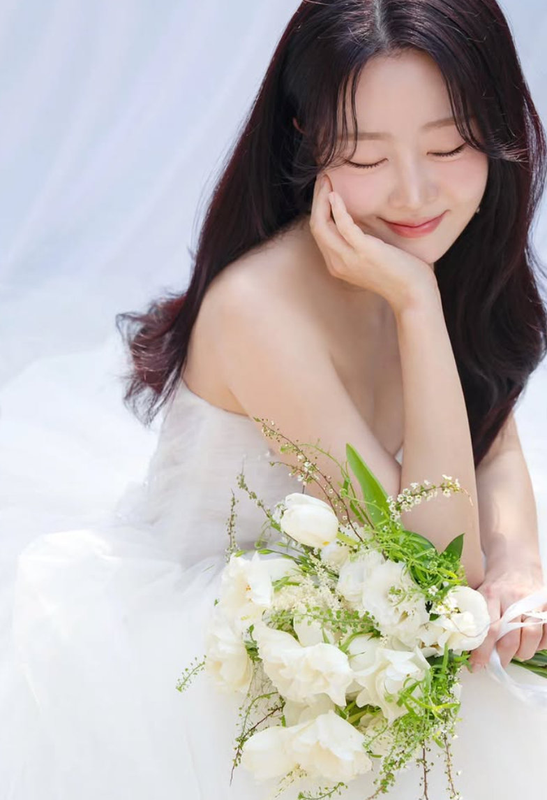 <b>라붐</b> 출신 <b>유정 결혼</b> “딸처럼 아껴주는 사람”