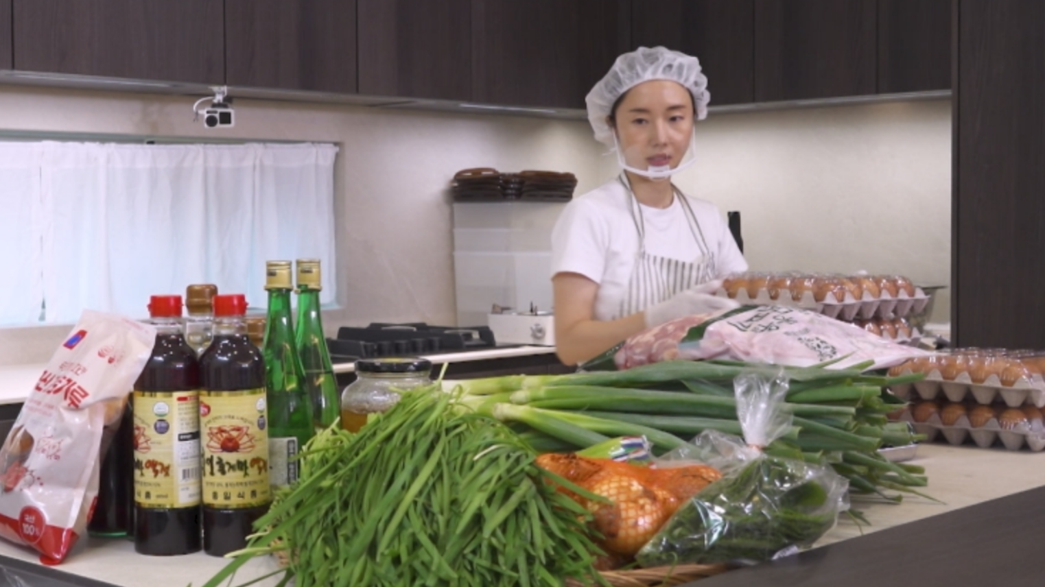 <b>이정현</b>, 닭고기 20kg→<b>100인분</b> ‘큰손’ <b>요리</b>…“스트레스 확 풀려”