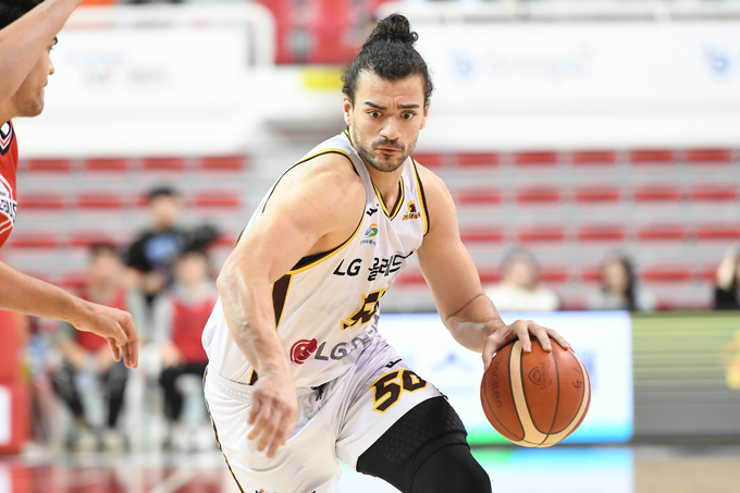 리바운드 1위…LG <b>마레이</b>, <b>2라운드</b> MVP