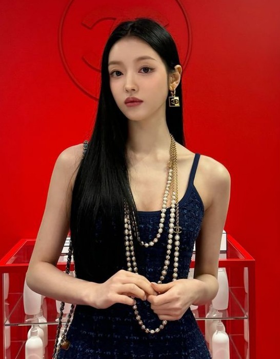 샤넬 팝업행사간 오마이걸 유아