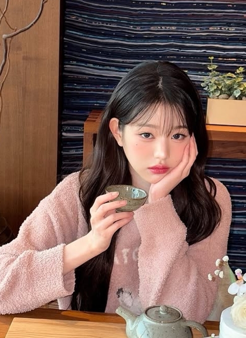 원영이 인스타 게시물업뎃!! 사랑스러운 인형 미모