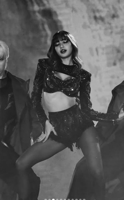 블랙핑크 리사 핫걸 사진들과 함께 인스타 업로드!
