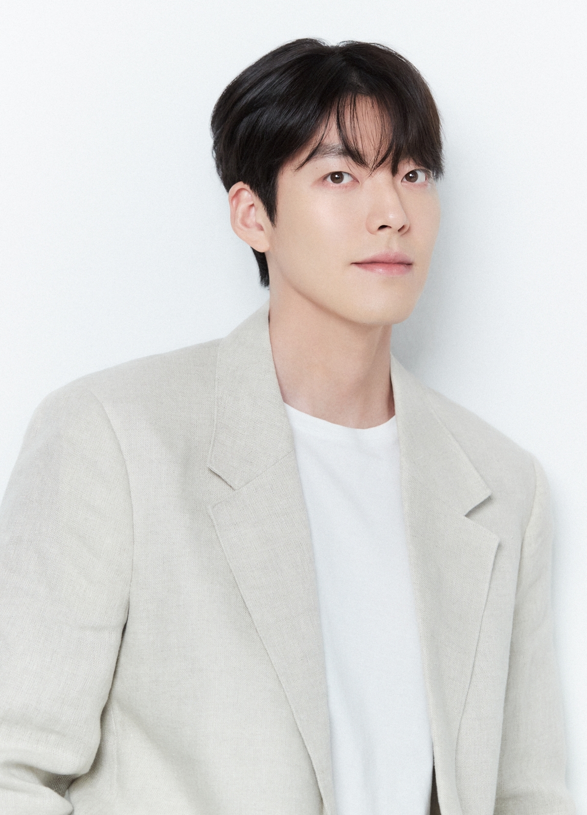 [단독]‘보석 끝판왕’ 김우빈, 톱게이 홍석천 만났다…‘보석함’ 전격...