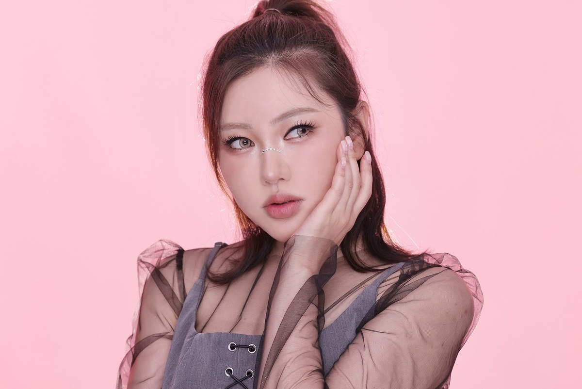 “<b>송가인</b> 맞아?”…<b>아이돌</b> 메이크업으로 파격 <b>변신</b>