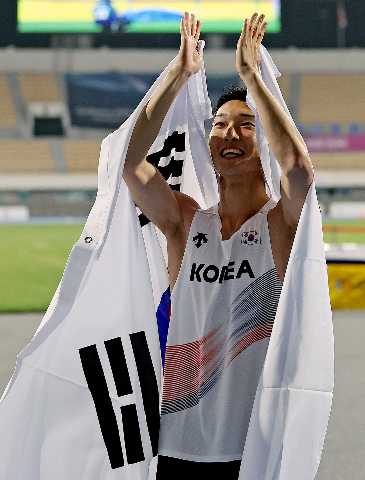 <b>아시아선수권</b> 2연패…우상혁의 시선은 ‘세계 정상’으로
